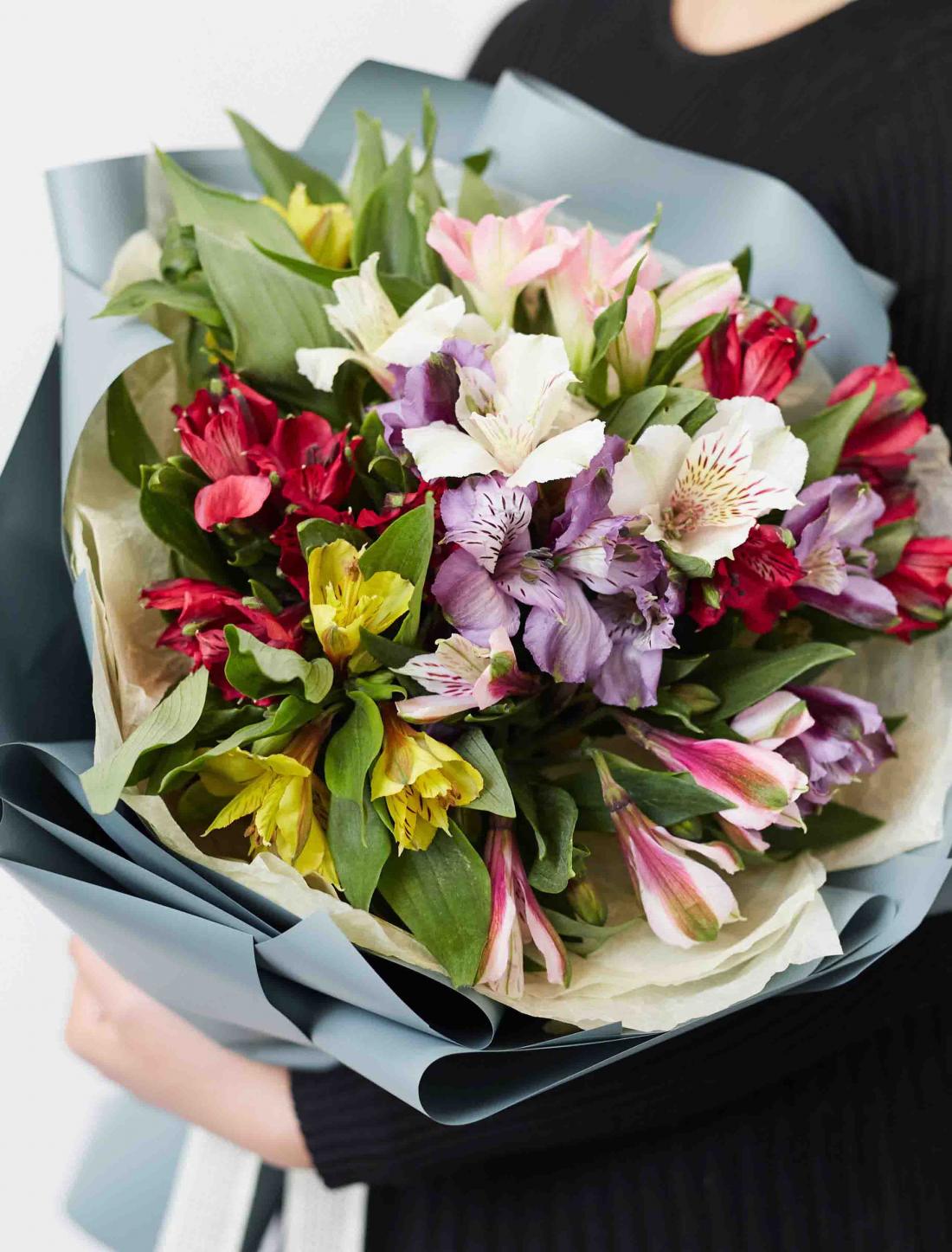 Смотрите, какая акция: букеты и композиции в магазине цветов "Эдем" со ...